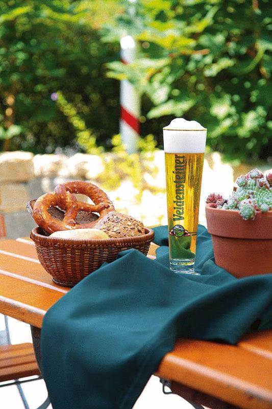 Hotel Landgasthof Wallburg Eltmann Exterior foto